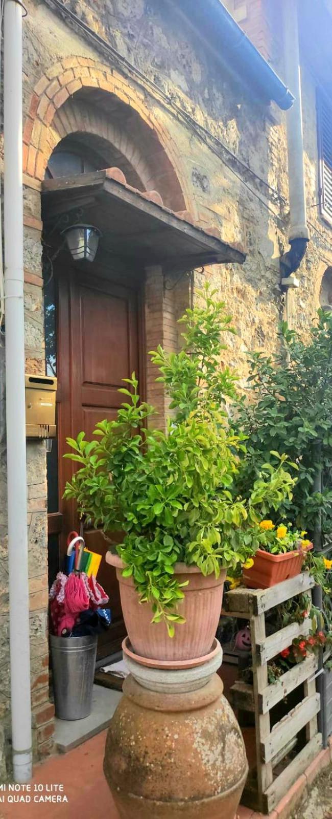 Luca'S Home سان جيمينيانو الغرفة الصورة